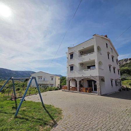 Apartments Leticia I Baska  Luaran gambar