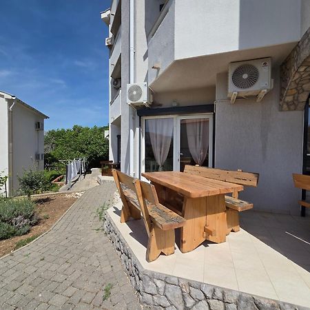 Apartments Leticia I Baska  Luaran gambar