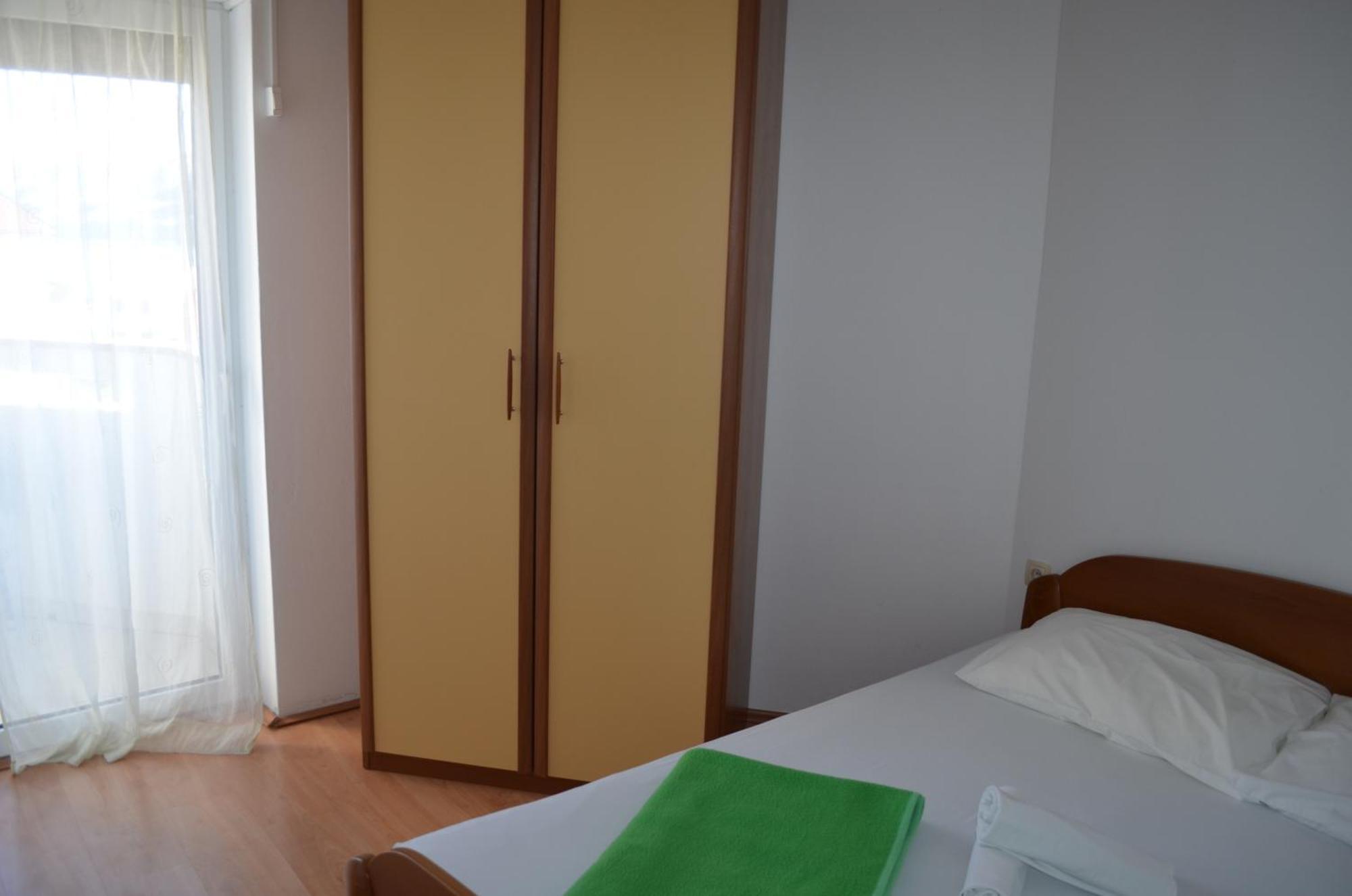 Apartments Leticia I Baska  Luaran gambar