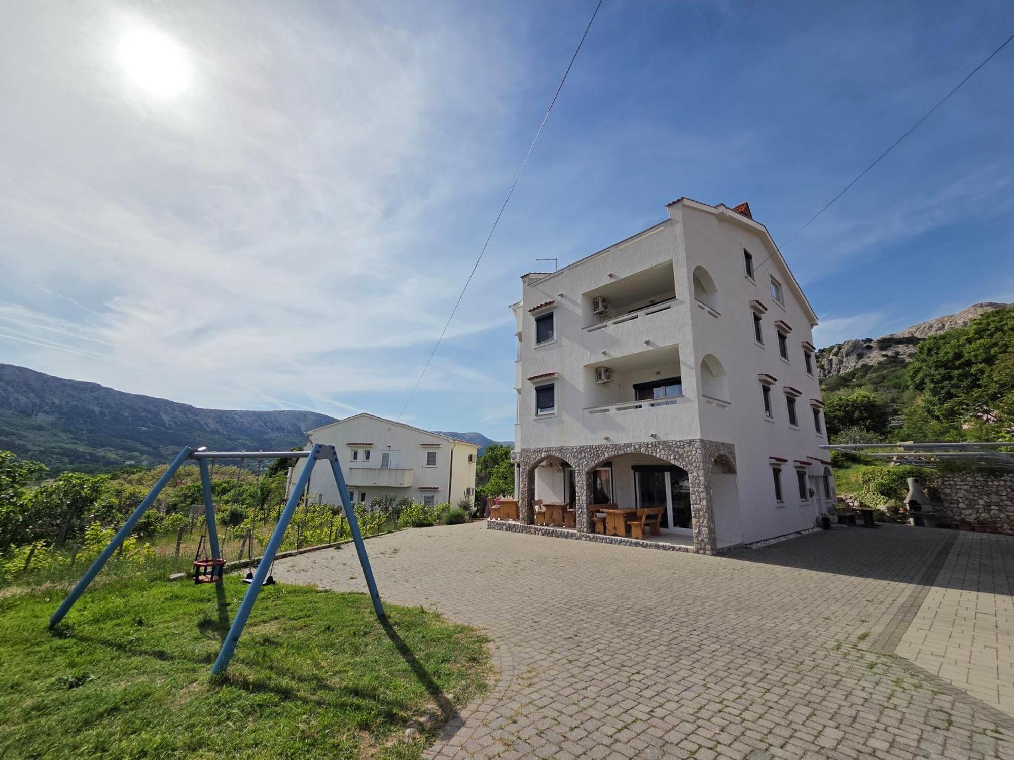 Apartments Leticia I Baska  Luaran gambar