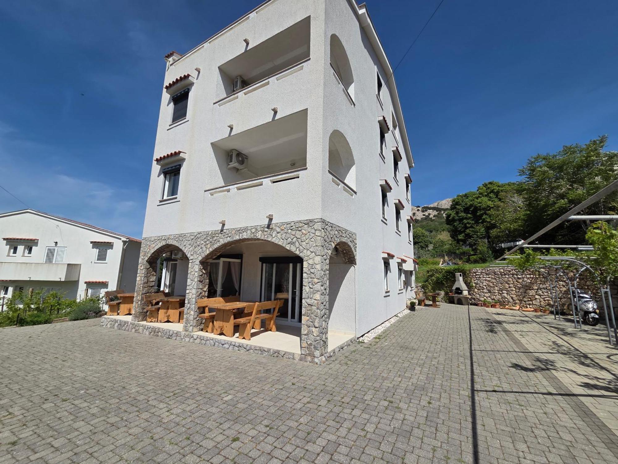 Apartments Leticia I Baska  Luaran gambar
